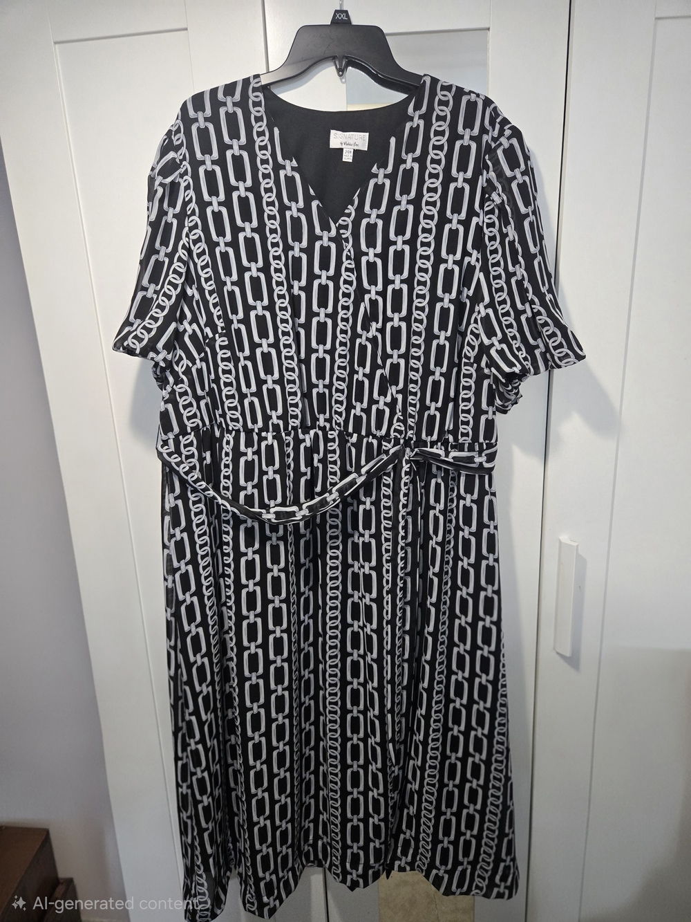 Black & White Chain-Print V-Neck Women's Dress - Picture 2 of 9